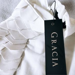 Gracia top Long Sleeve Scale Top